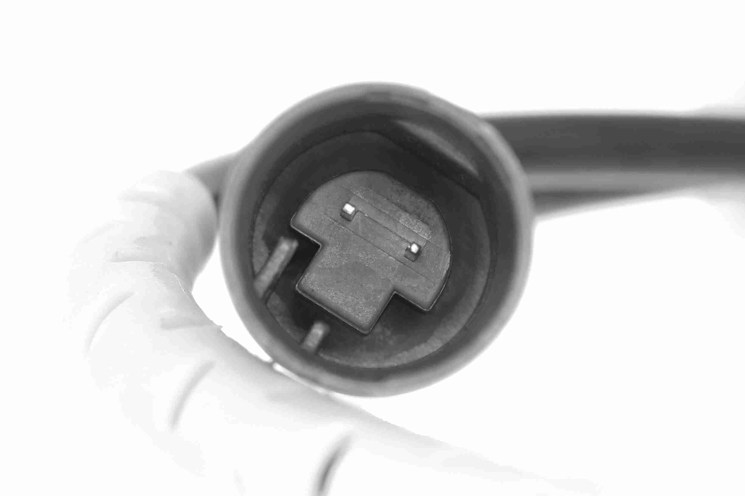 Picture of VEMO - V20-72-0500 - Sensor, wheel speed (Brake System)